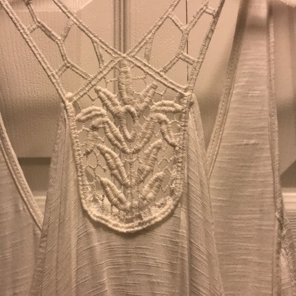 🌸Gorgeous Cream Tank Top🌸 - Picture 4 of 4